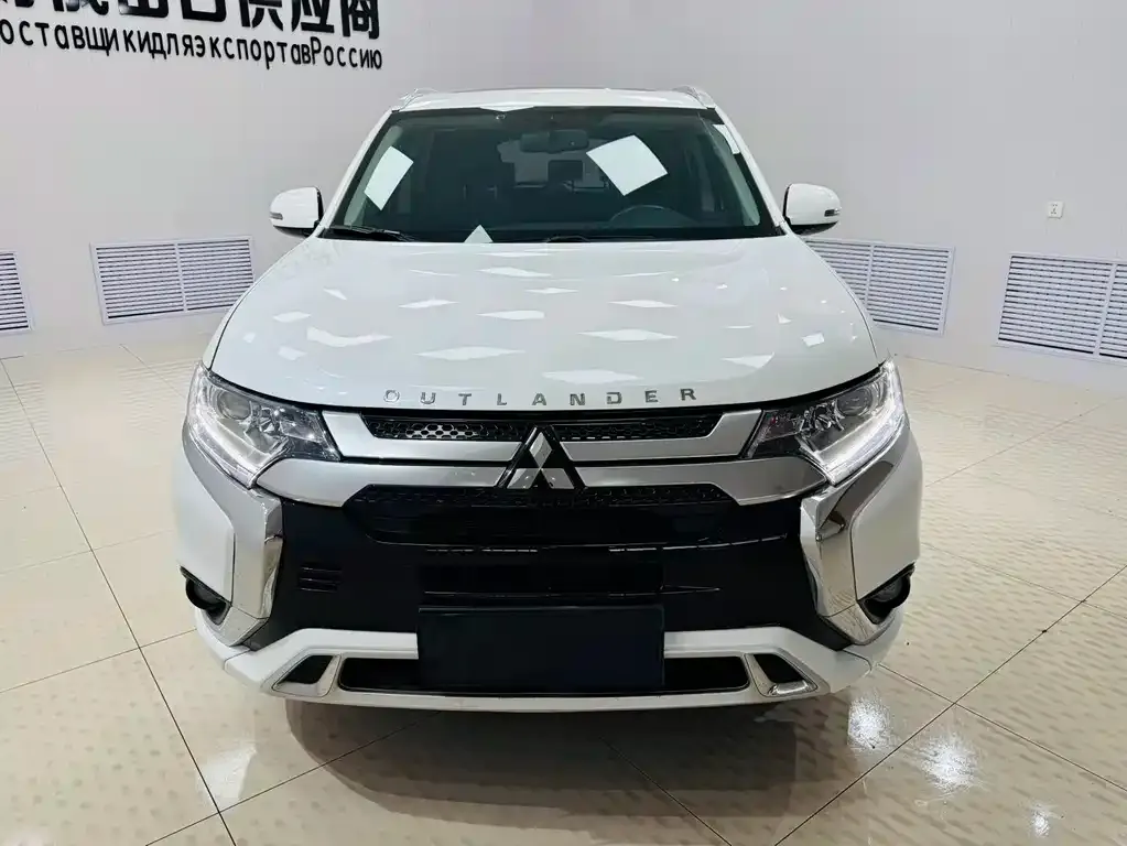 Mitsubishi Outlander 2021 из CN, фото 7