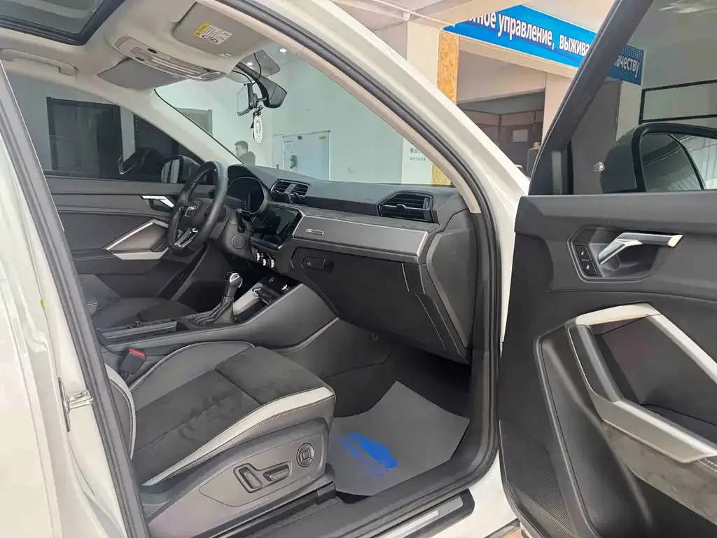 Audi Q3 2021 из CN, фото 10