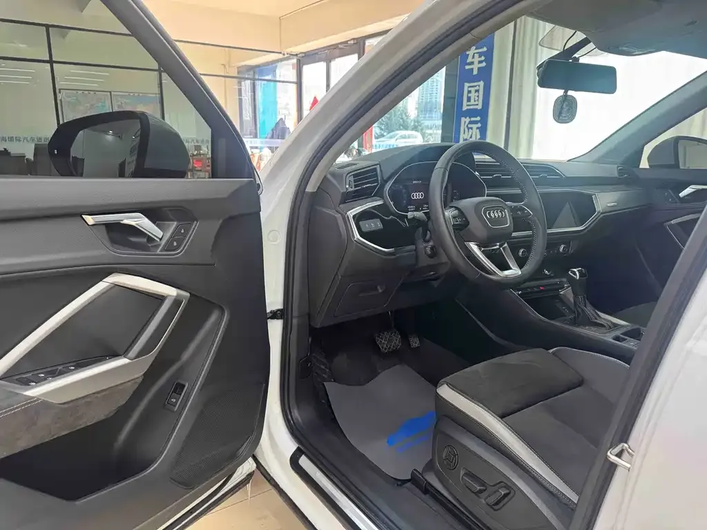 Audi Q3 2021 из CN, фото 4
