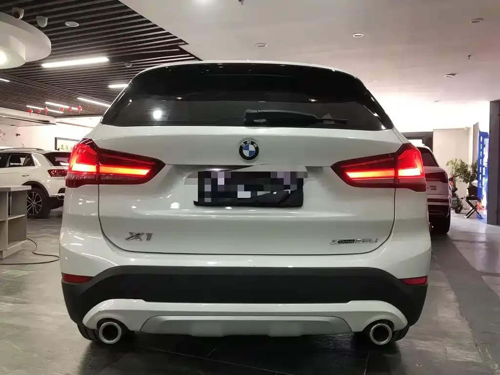 BMW X1 — фото 9