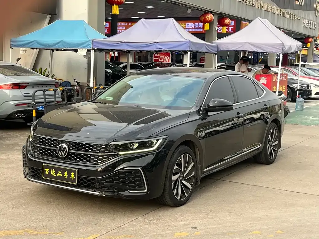 Volkswagen Passat — фото 1