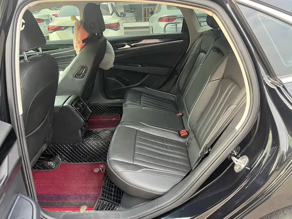 Volkswagen Passat — фото 10
