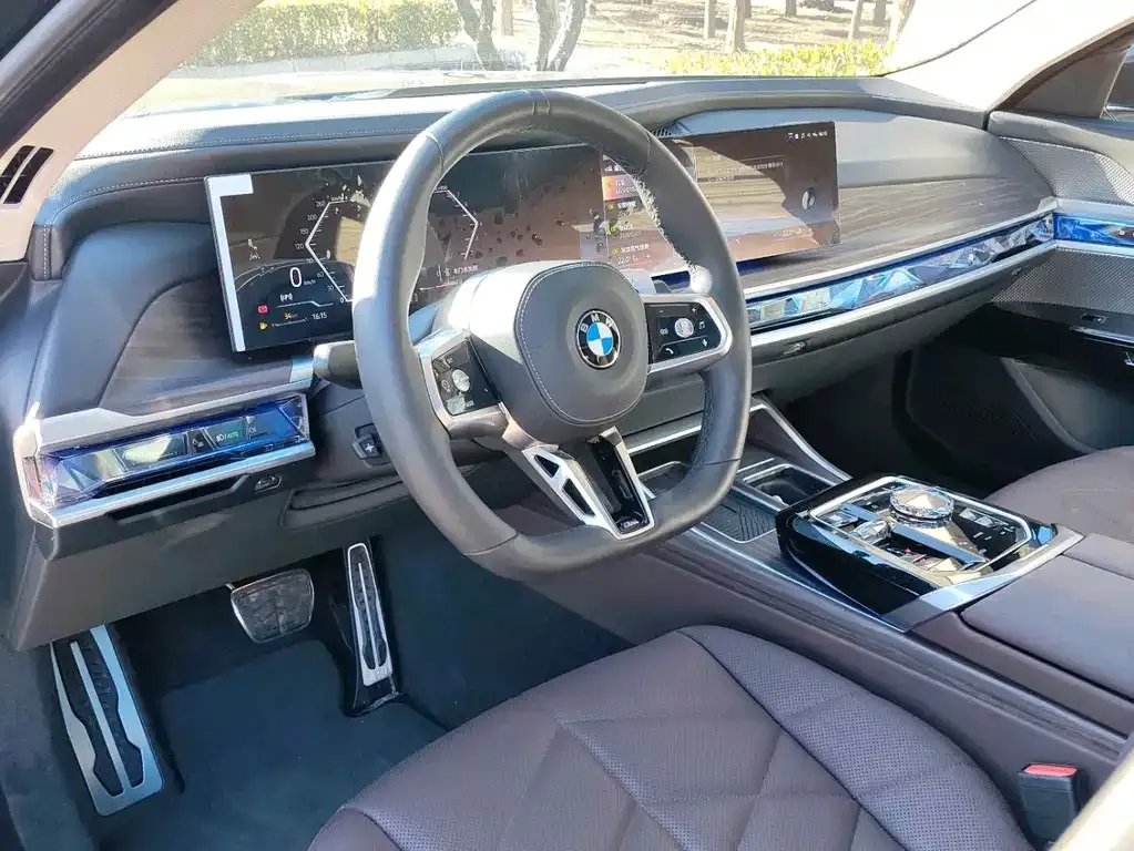 BMW 7 Series — фото 4
