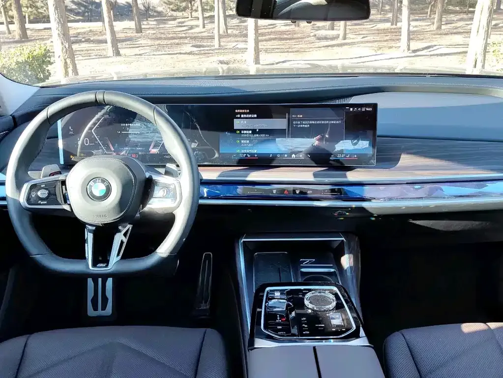 BMW 7 Series — фото 2
