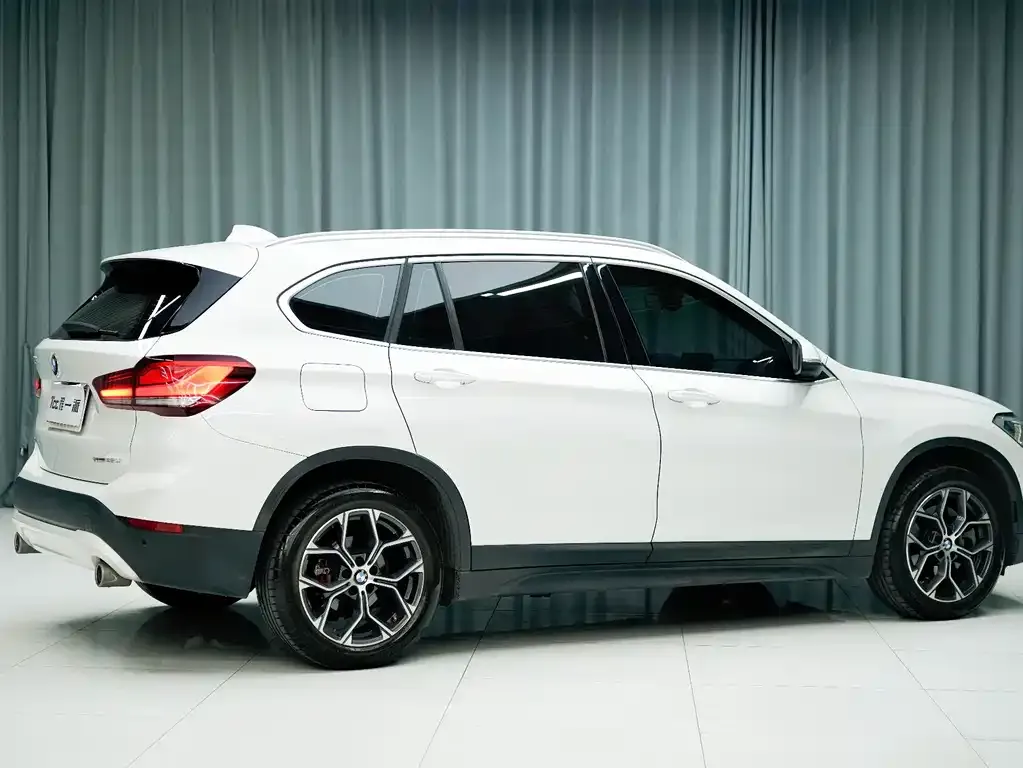 BMW X1 — фото 8