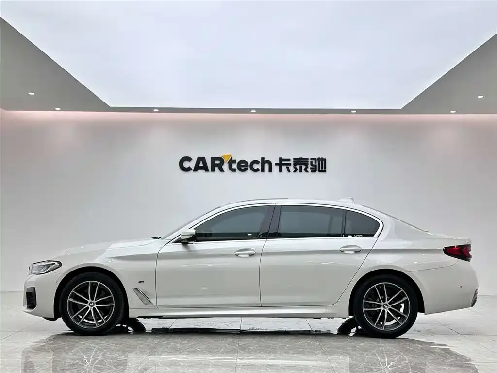 BMW 5 Series — фото 5