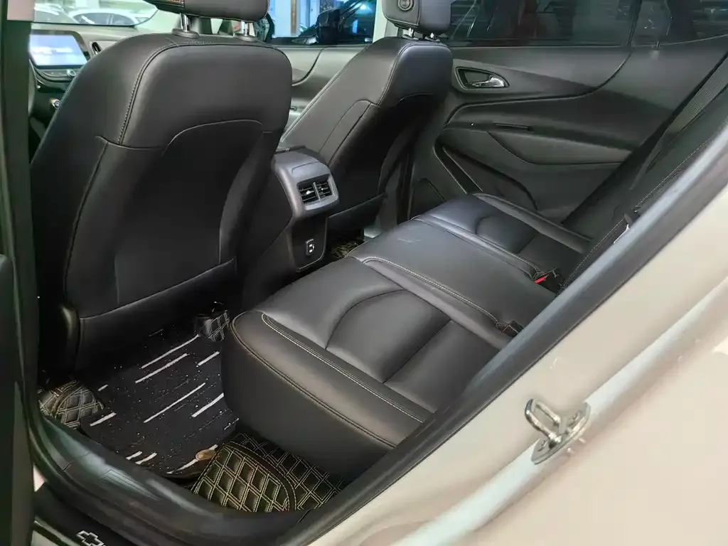 Chevrolet Equinox 2022 из CN, фото 10