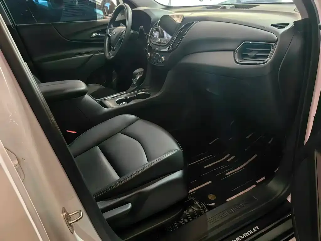Chevrolet Equinox 2022 из CN, фото 2