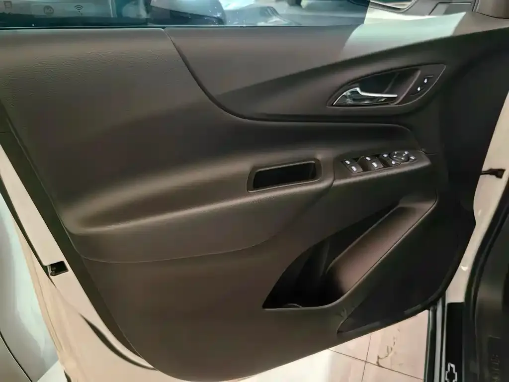 Chevrolet Equinox 2022 из CN, фото 6