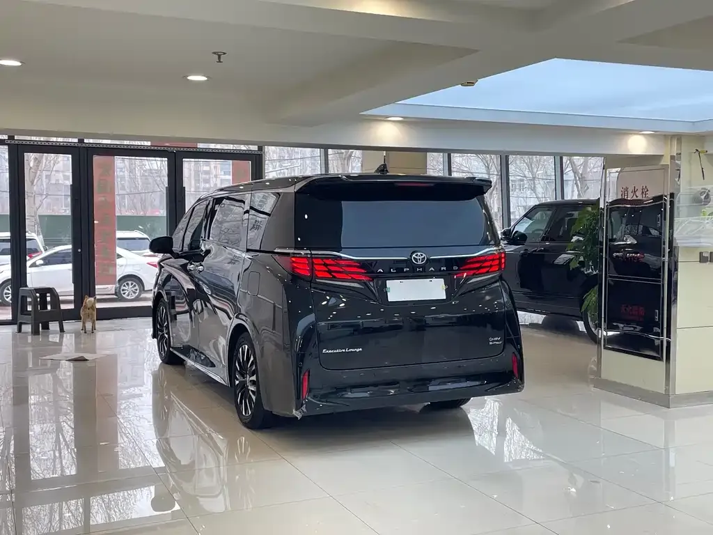 Toyota Alphard 2023 из CN, фото 2