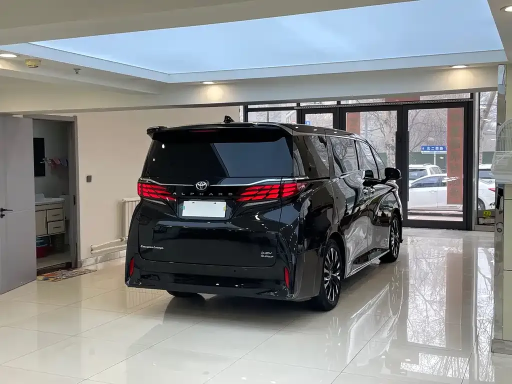 Toyota Alphard 2023 из CN, фото 8
