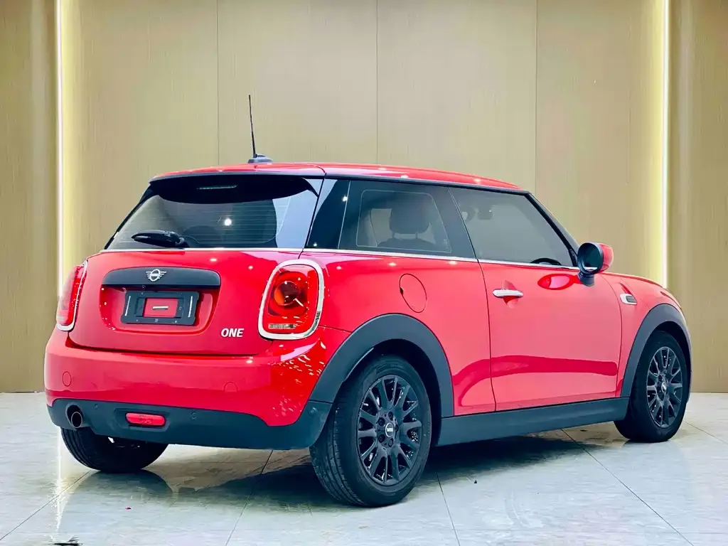 MINI Cooper (3-door) 2021 из CN, фото 2