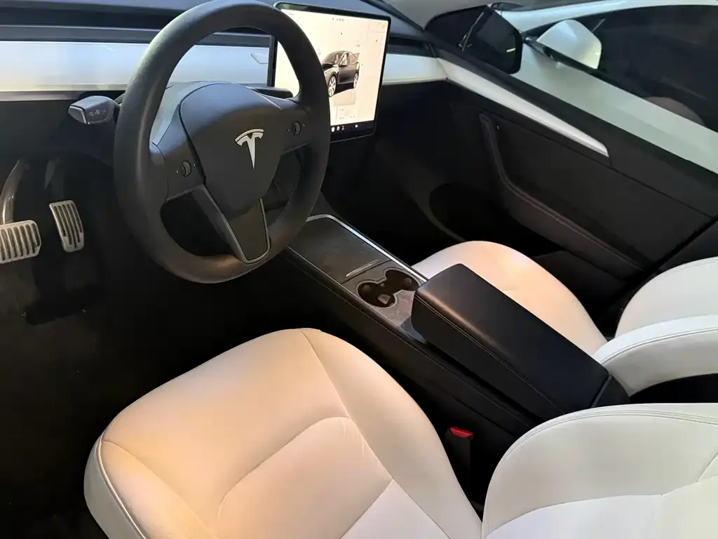 Tesla Model Y — фото 3