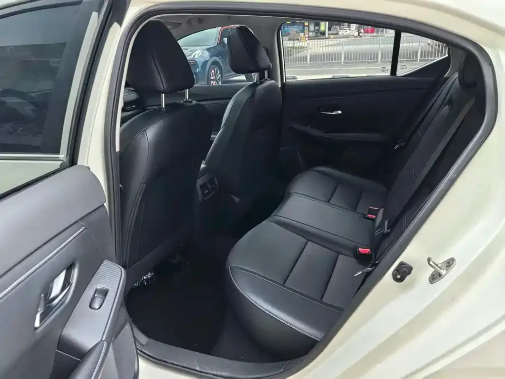 Nissan Sylphy 2023 из CN, фото 2