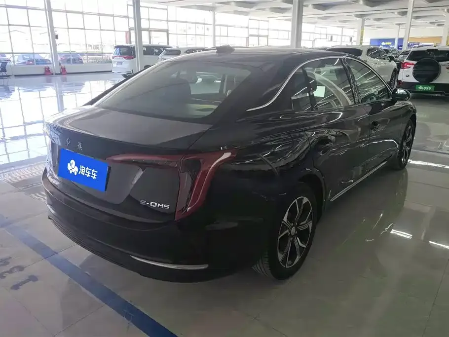 Hongqi E-QM5 — фото 2