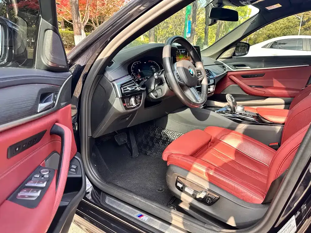 BMW 5 Series — фото 4