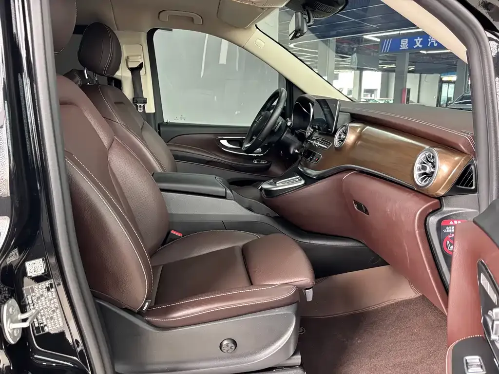 Mercedes-Benz V-Class 2024 из CN, фото 5
