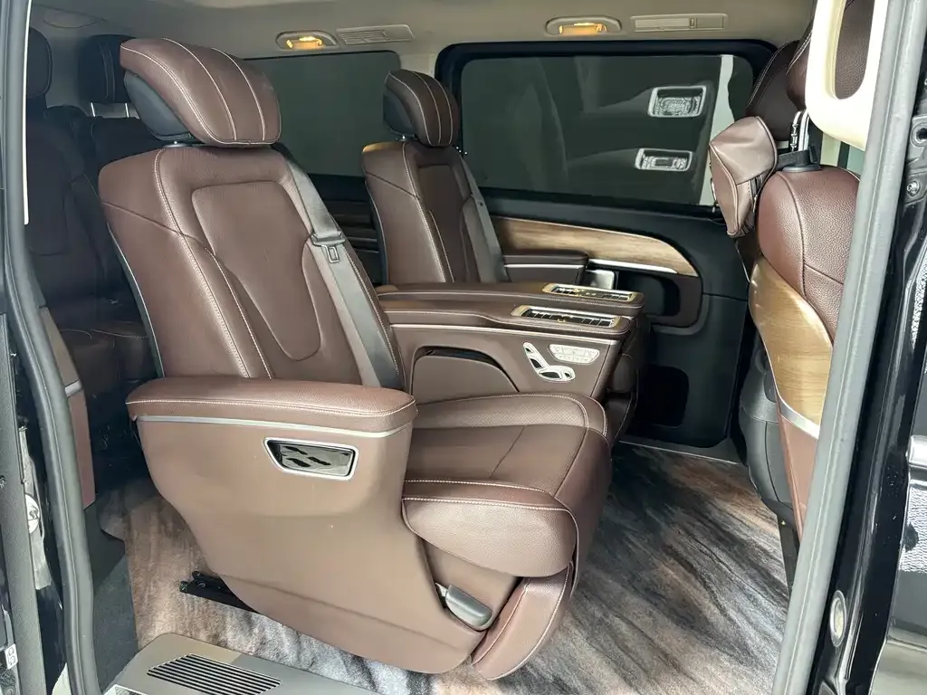 Mercedes-Benz V-Class 2024 из CN, фото 10