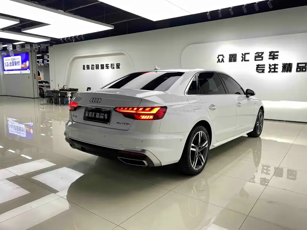 Audi A4L 2021 из CN, фото 10