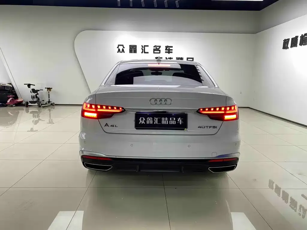 Audi A4L 2021 из CN, фото 4