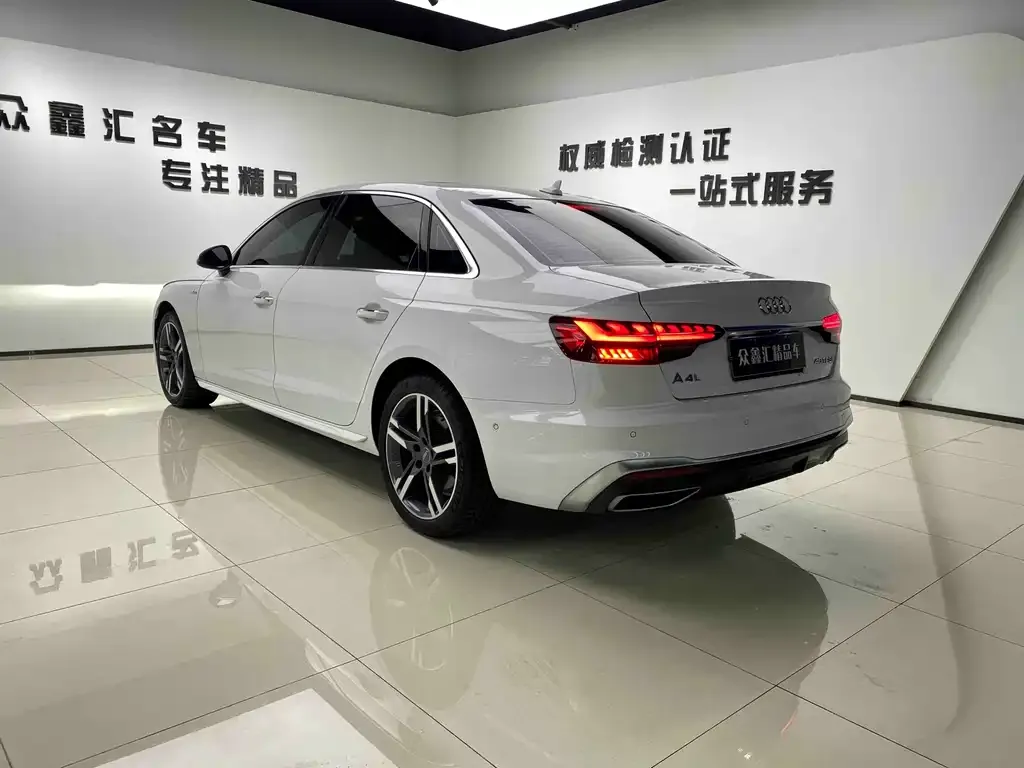 Audi A4L 2021 из CN, фото 3