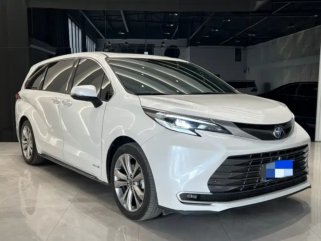 Toyota Sienna — фото 9