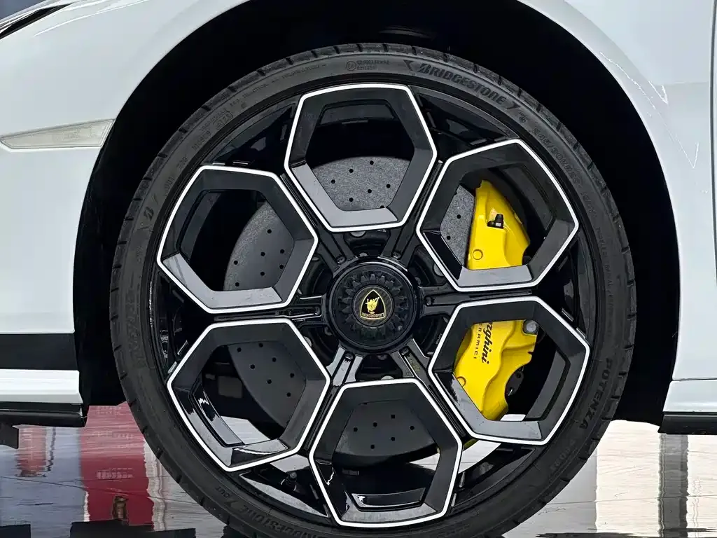 Lamborghini Huracan 2024 из CN, фото 9