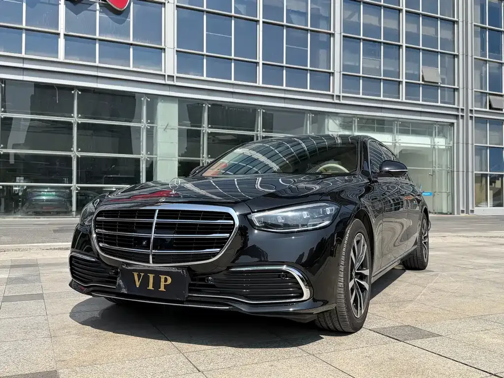 Mercedes-Benz S-Class — фото 1