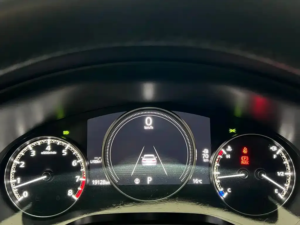Mazda 3 Axela 2023 из CN, фото 5