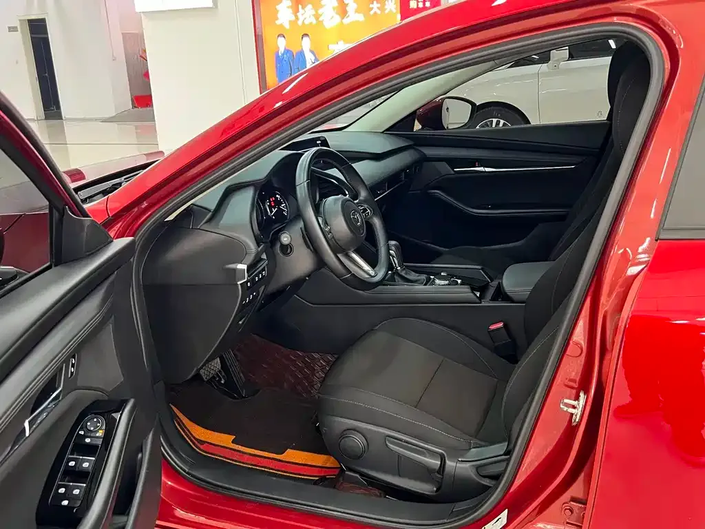 Mazda 3 Axela 2023 из CN, фото 4