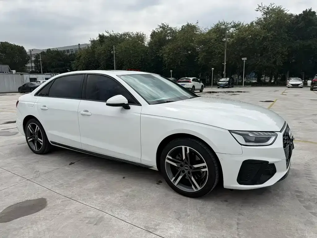 Audi A4L 2022 из CN, фото 3