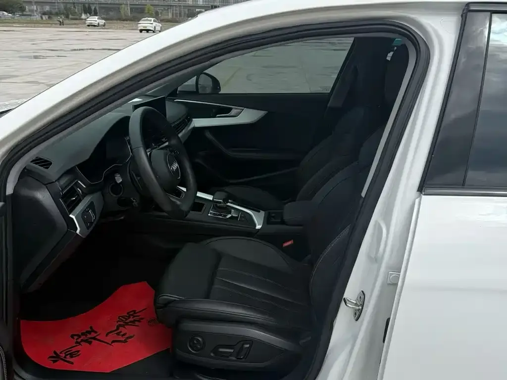 Audi A4L 2022 из CN, фото 6