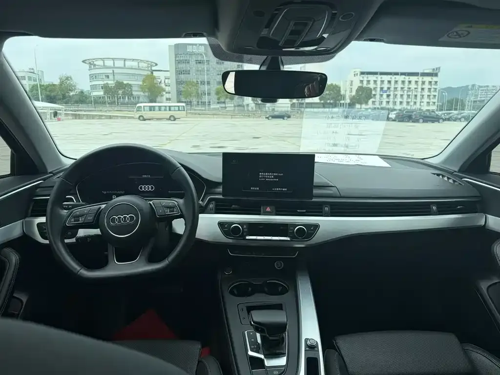 Audi A4L 2022 из CN, фото 4