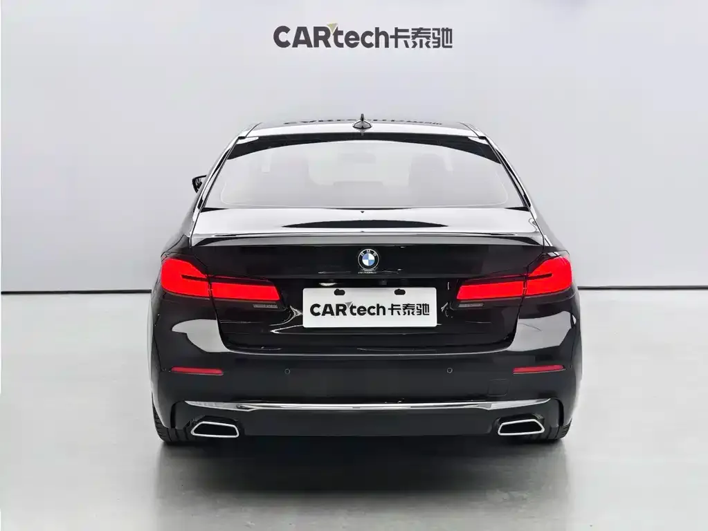BMW 5 Series — фото 3