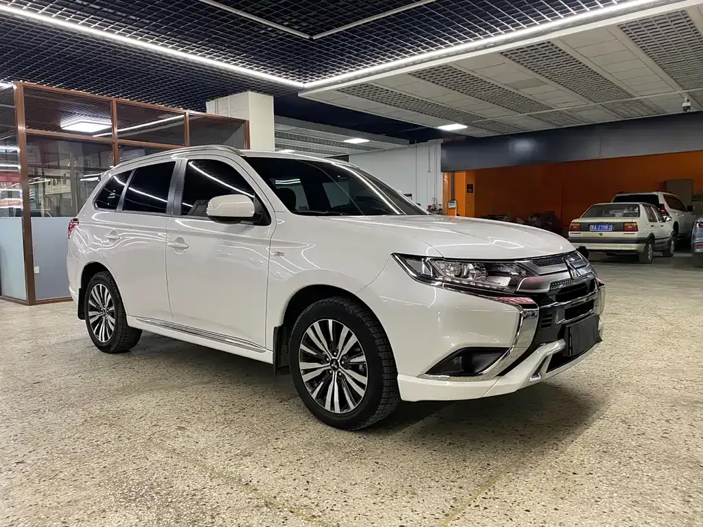 Mitsubishi Outlander 2022 из CN, фото 4