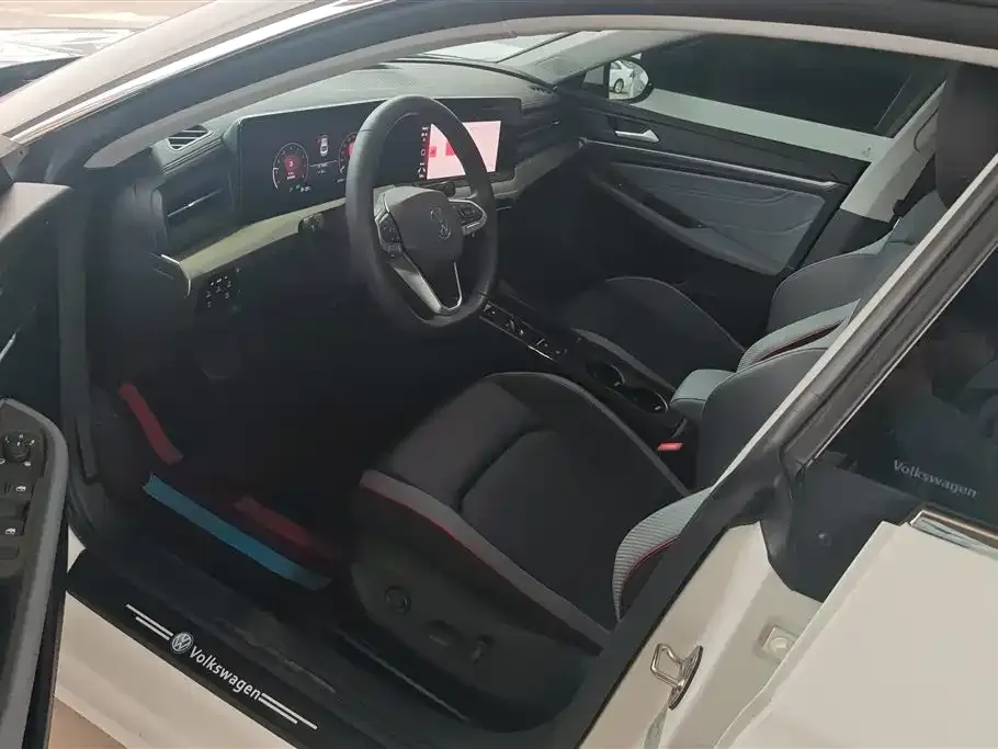 Volkswagen Lamando 2023 из CN, фото 8