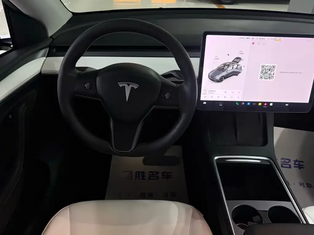Tesla Model Y — фото 5