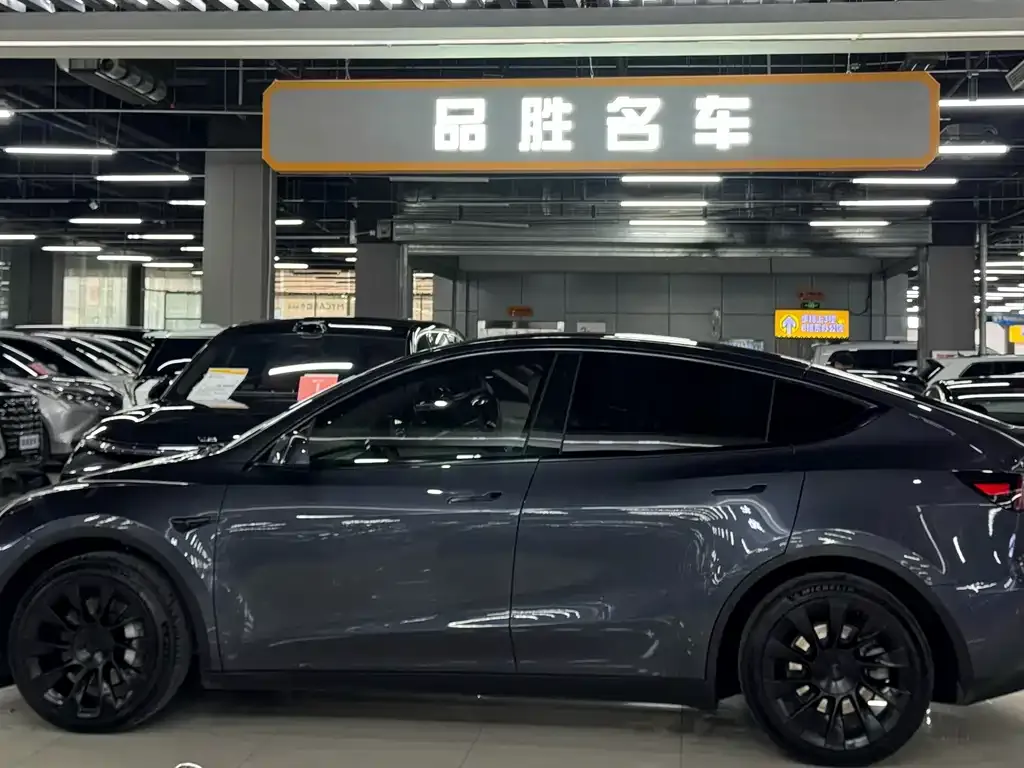 Tesla Model Y — фото 3