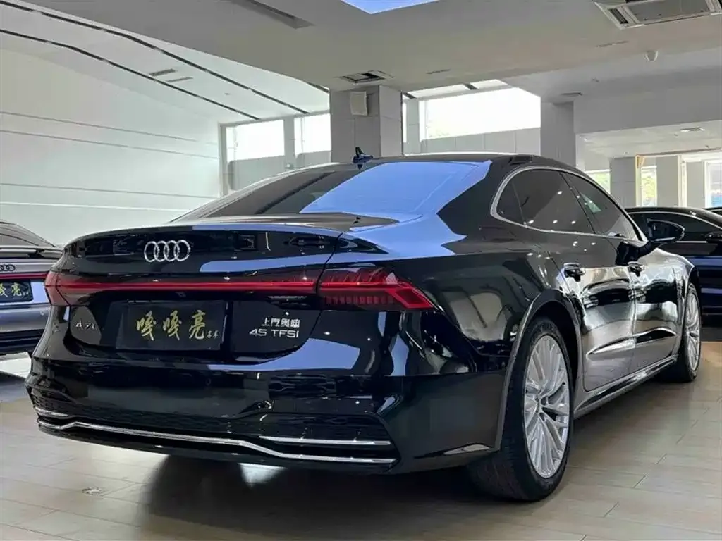 Audi A7L 2024 из CN, фото 6
