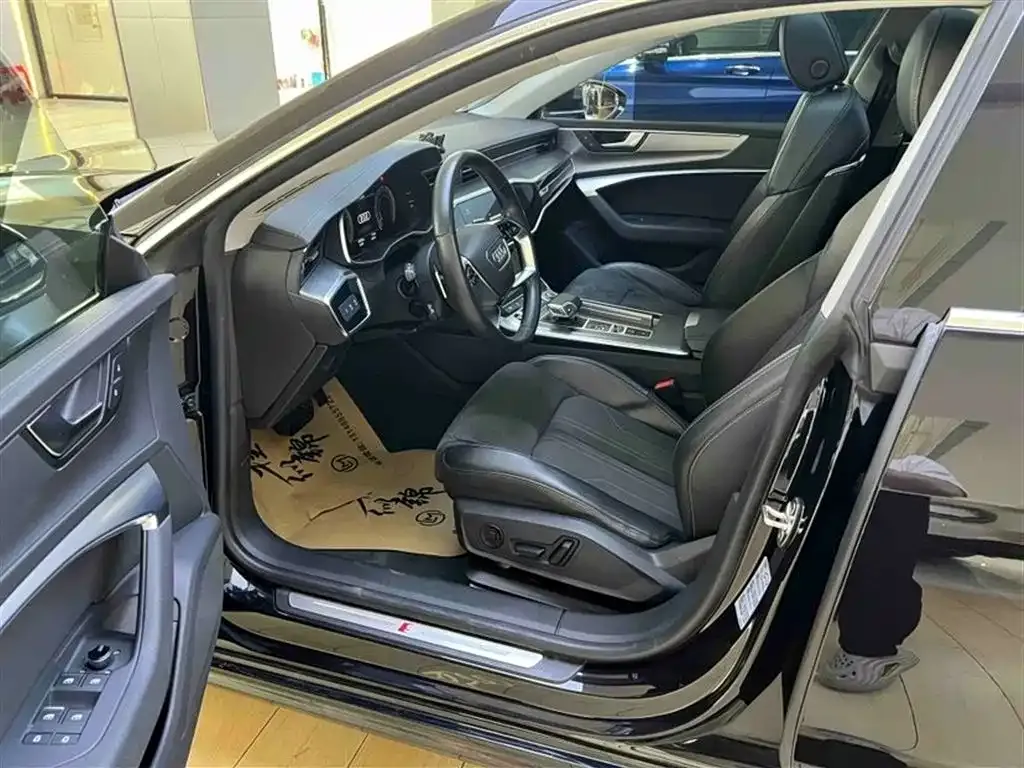 Audi A7L 2024 из CN, фото 2