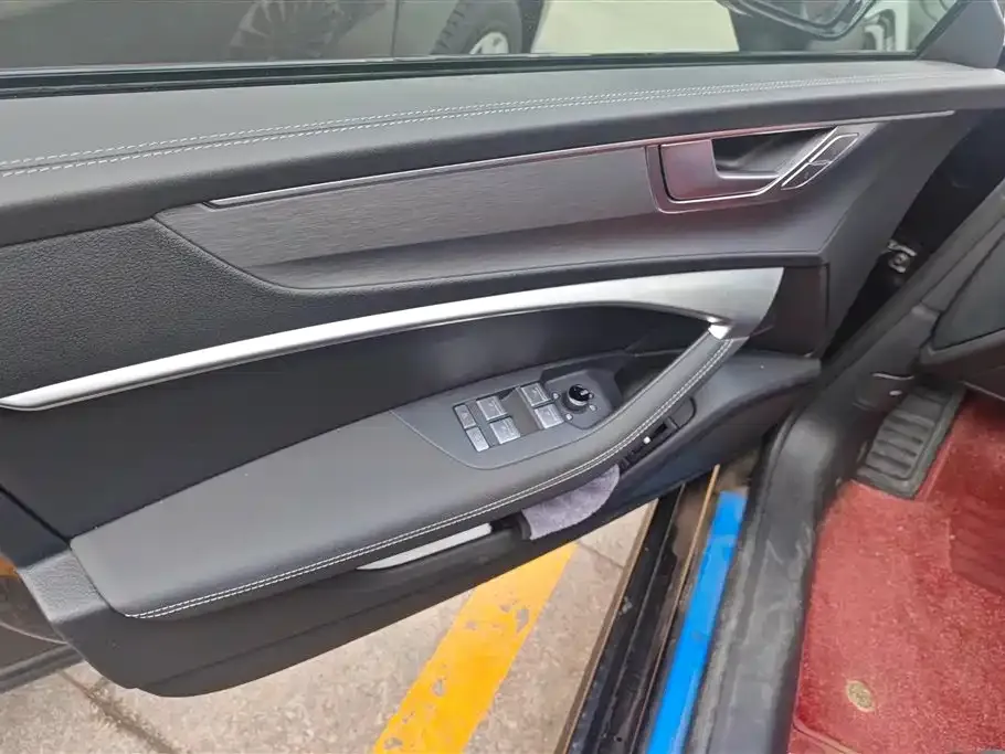 Audi A7L 2025 из CN, фото 4