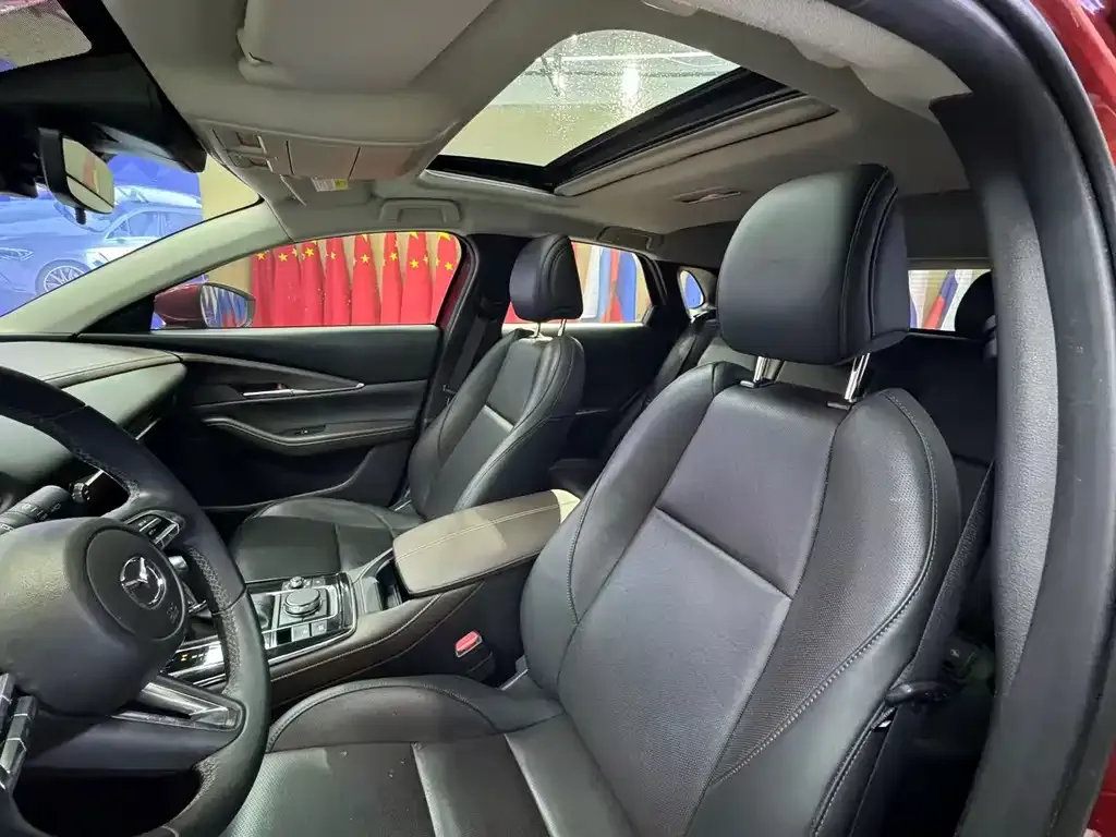 Mazda CX-30 2021 из CN, фото 2