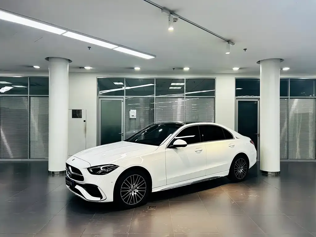 Mercedes-Benz C-Class — фото 1