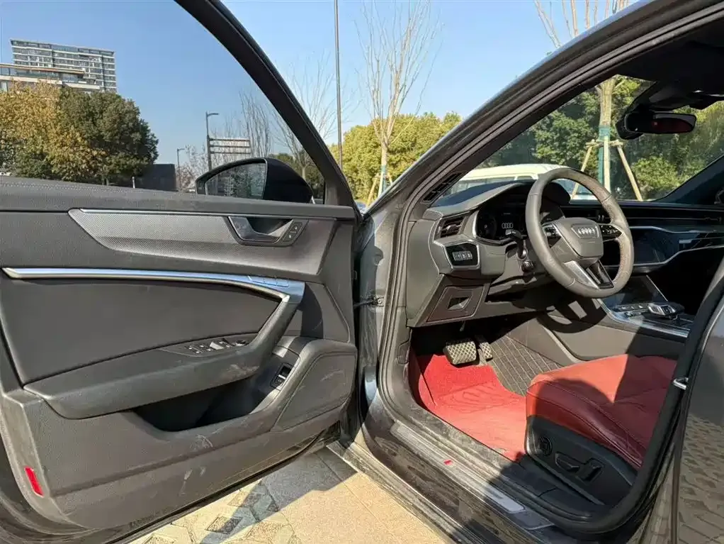 Audi A6L 2021 из CN, фото 10