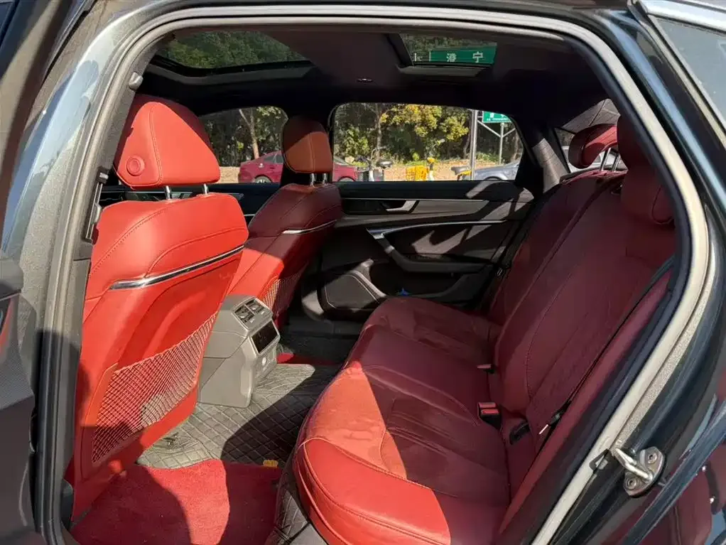 Audi A6L 2021 из CN, фото 6