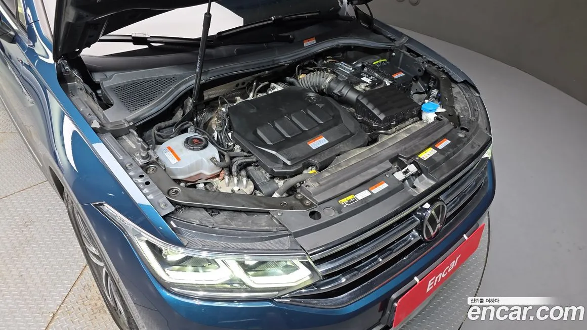 Volkswagen Tiguan — фото 10