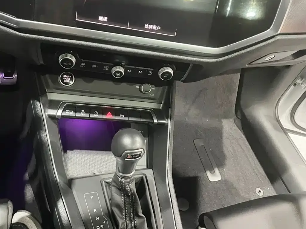 Audi Q3 Sportback — фото 9