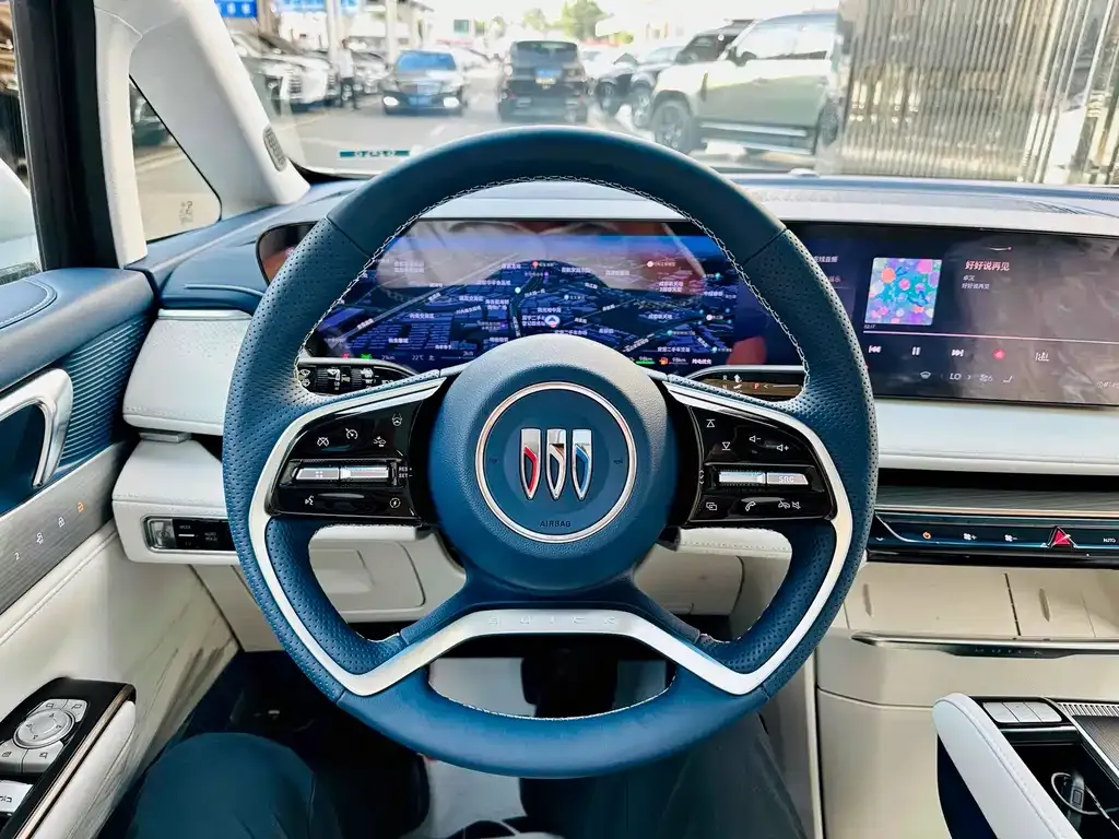 Buick GL8 Hybrid — фото 3