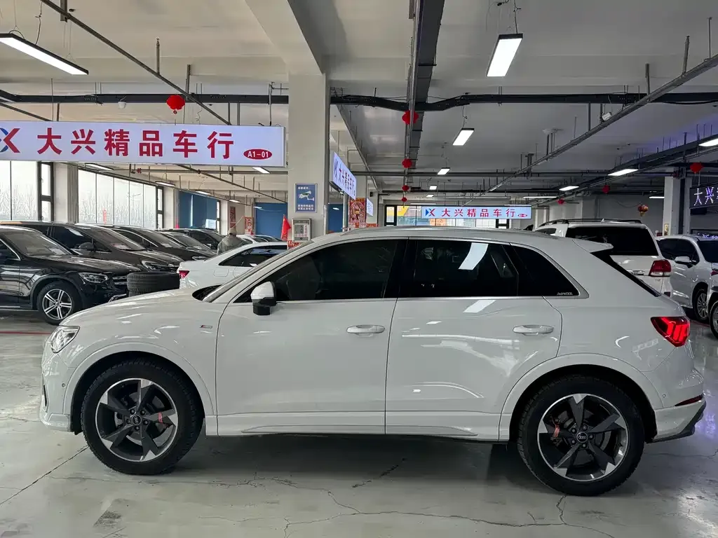 Audi Q3 2021 из CN, фото 3