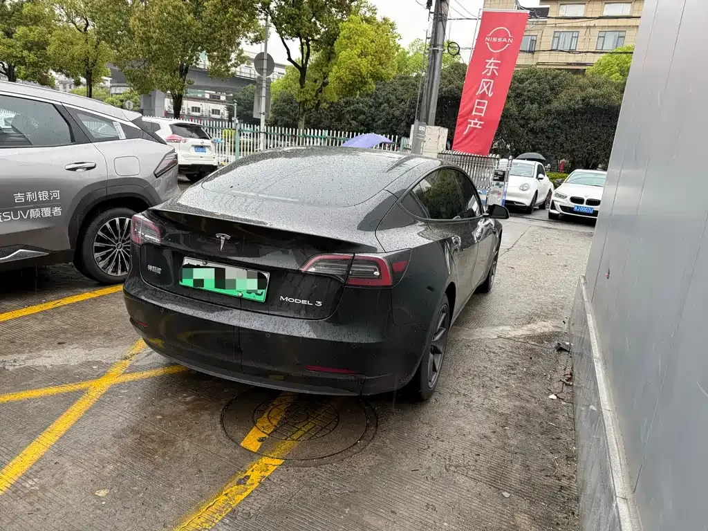Tesla Model 3 — фото 6